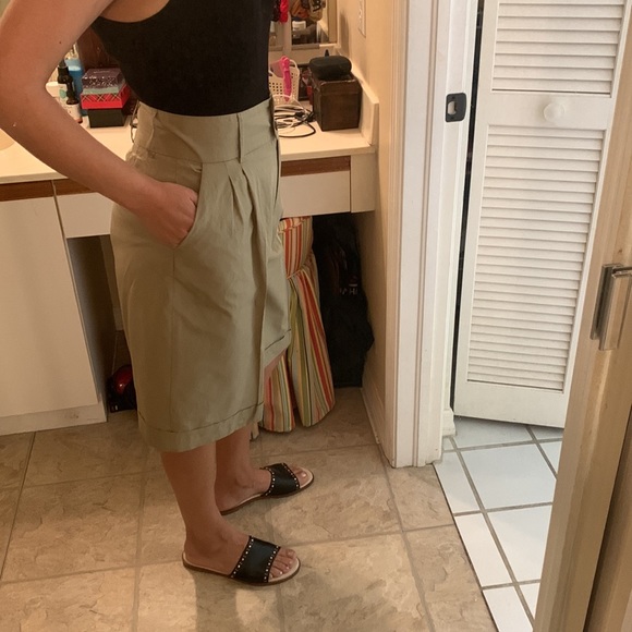 Escada High Waist Vintage Silk Bermuda Shorts Tan size 38 EU - Picture 4 of 17